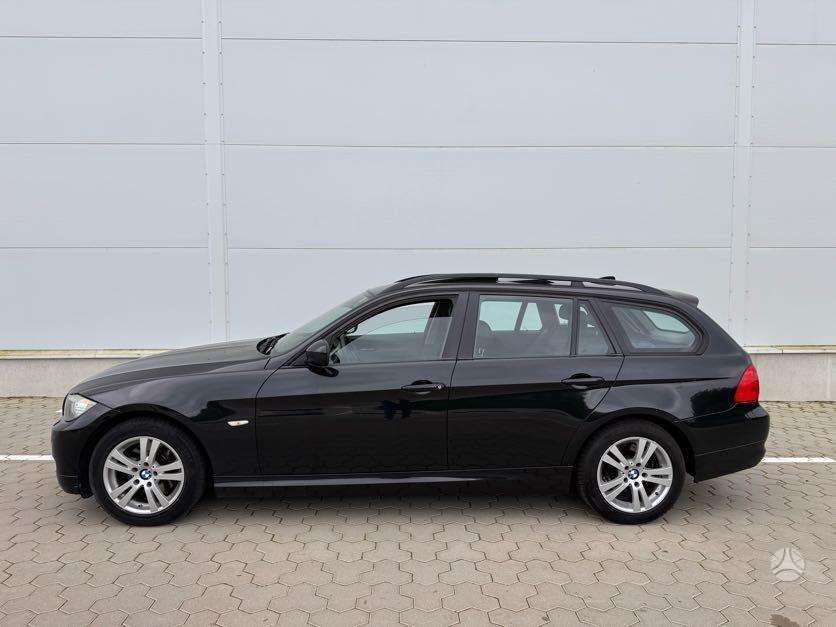 BMW 320 2009 — photo 7