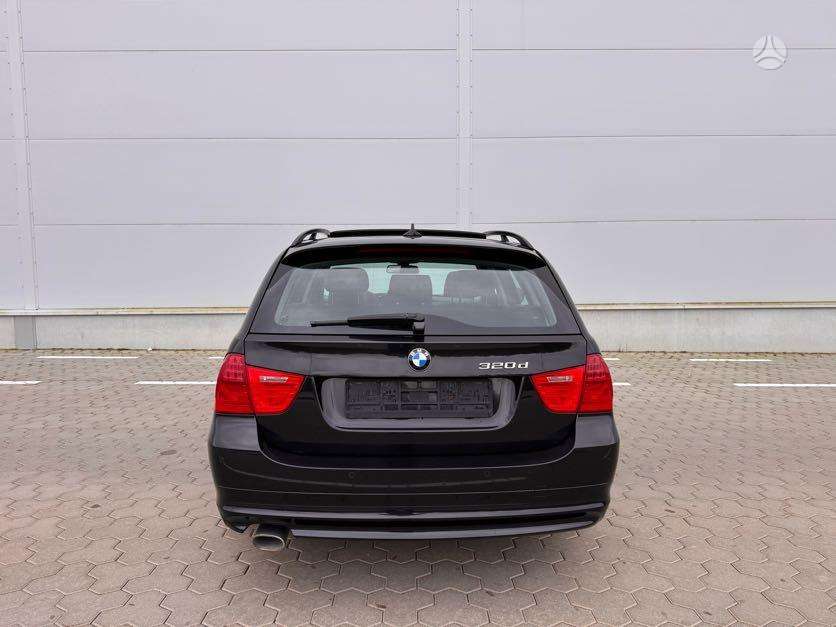 BMW 320 2009 — photo 8