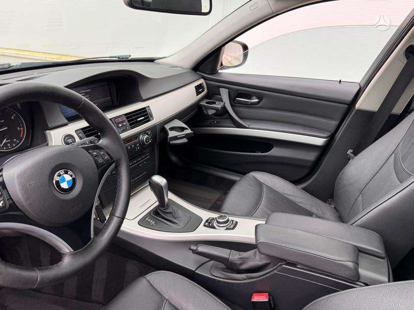 BMW 320 2009 — photo 9