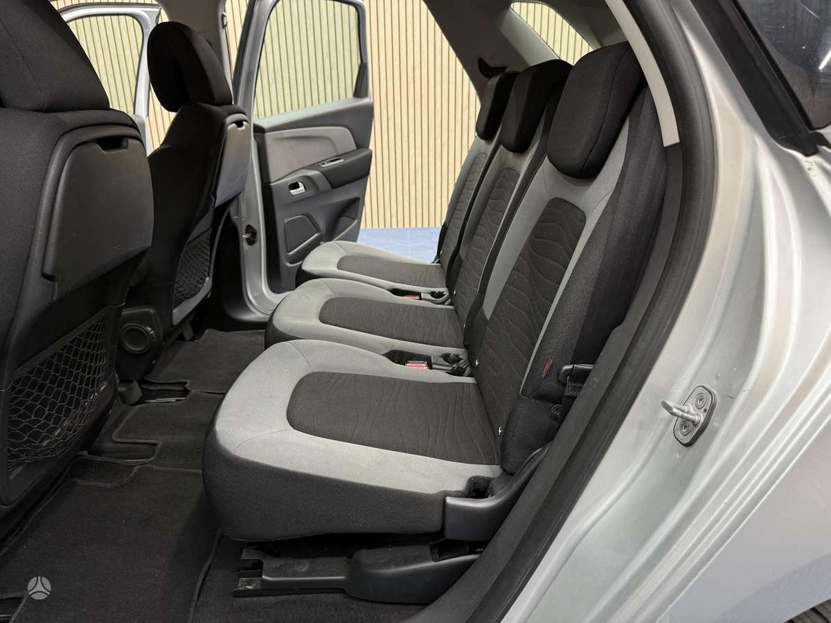 Citroen C4 2015 — photo 17