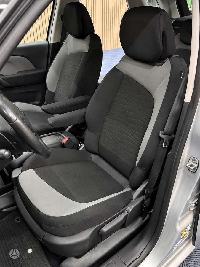 Citroen C4 2015 — photo 18