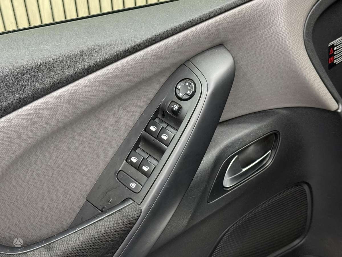 Citroen C4 2015 — photo 22
