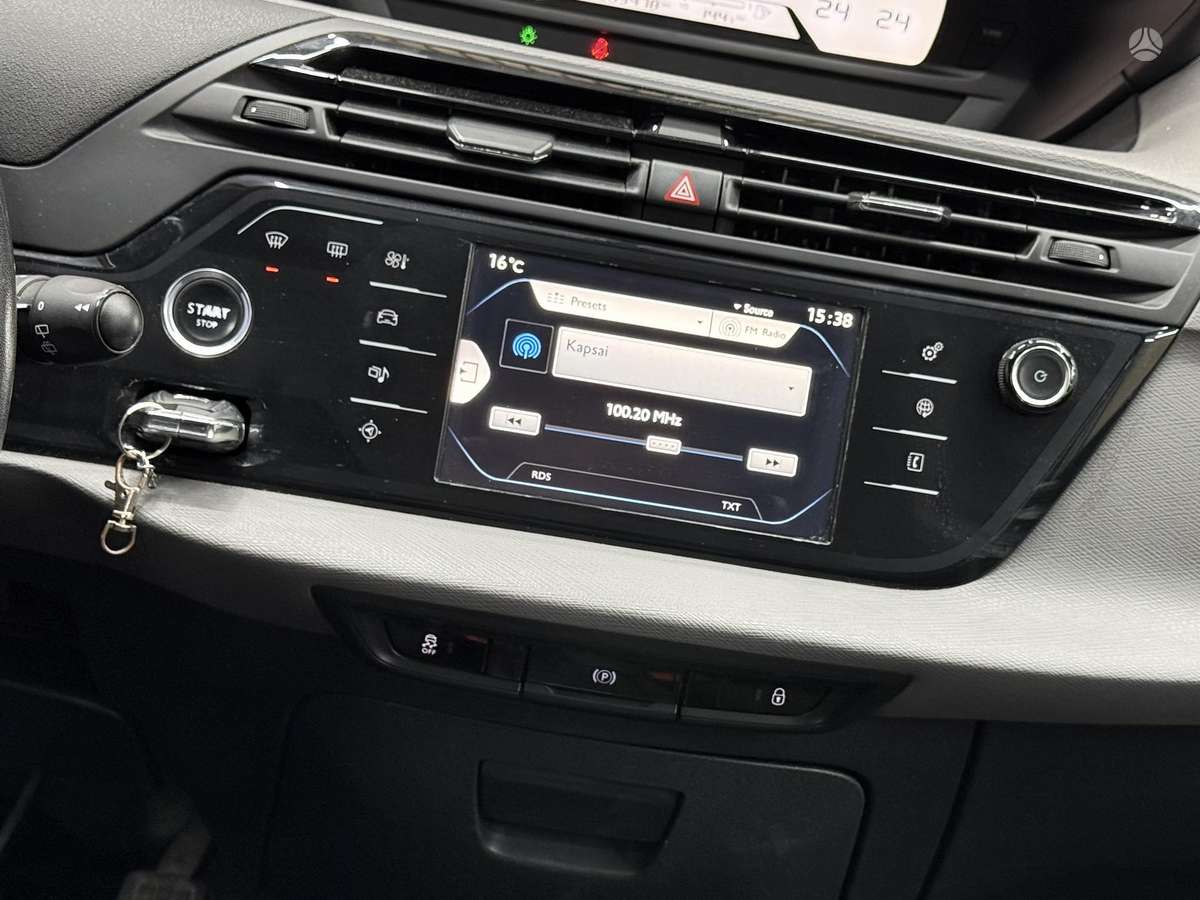 Citroen C4 2015 — photo 26