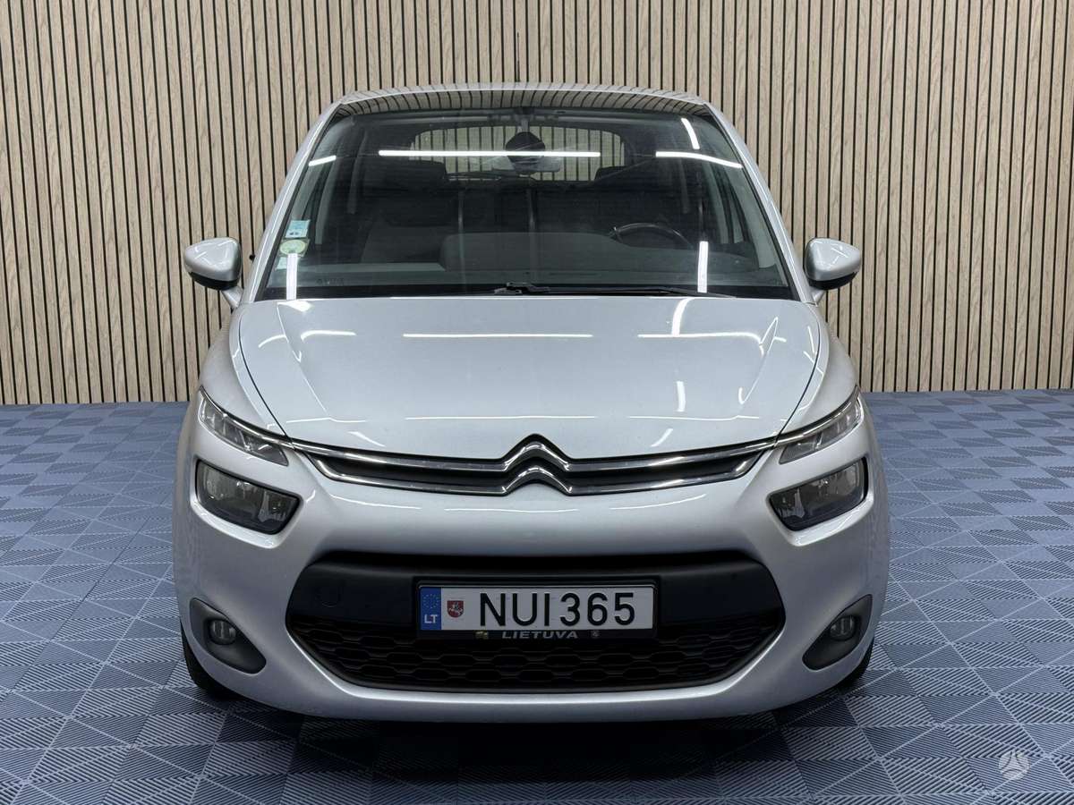 Citroen C4 2015 — interior