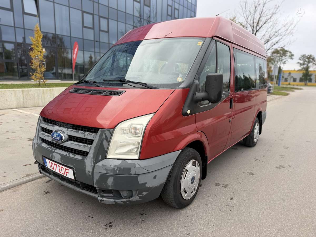 Ford Transit 2008 — вигляд ззаду