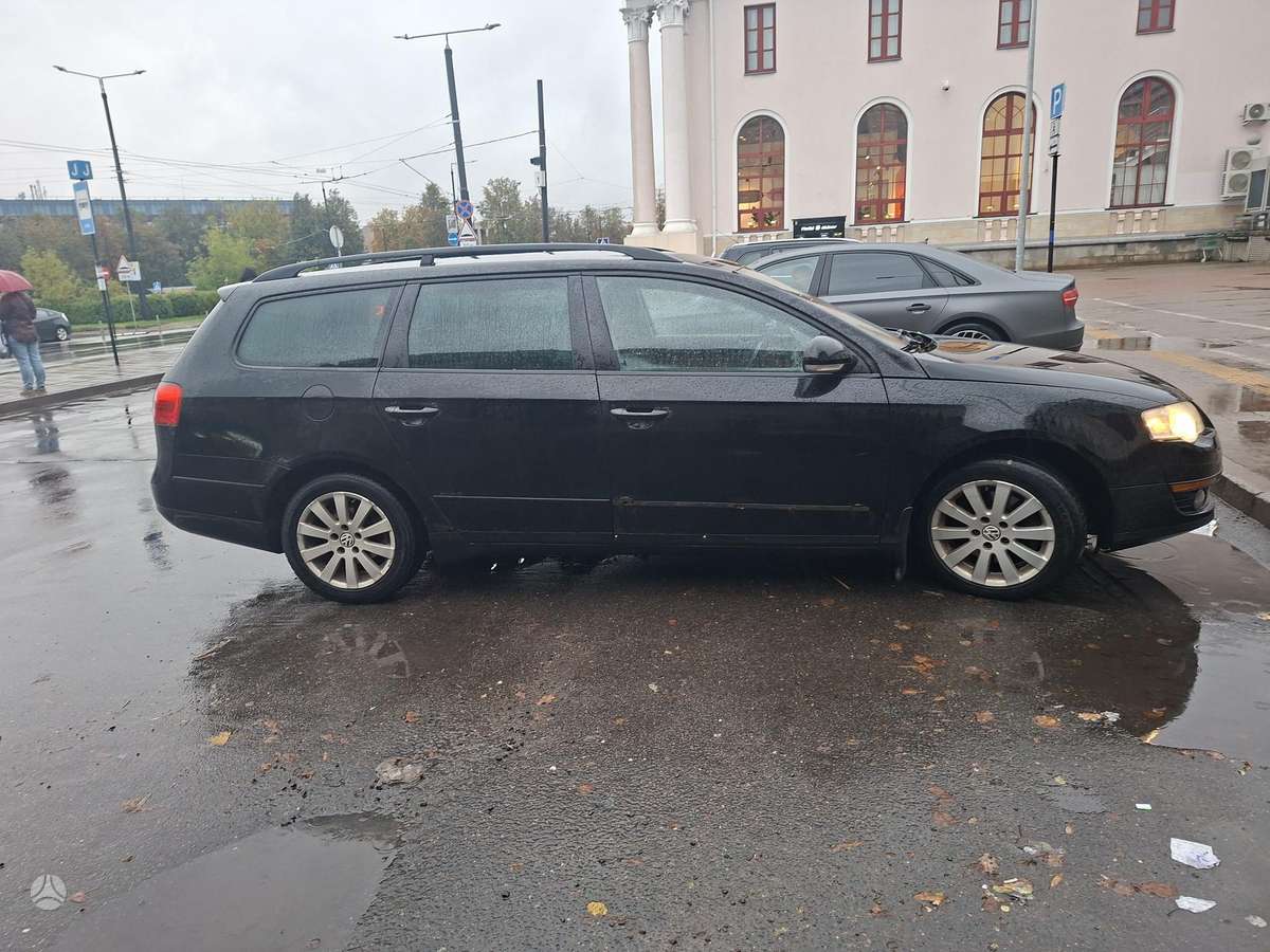 Volkswagen Passat 2008 — rear view