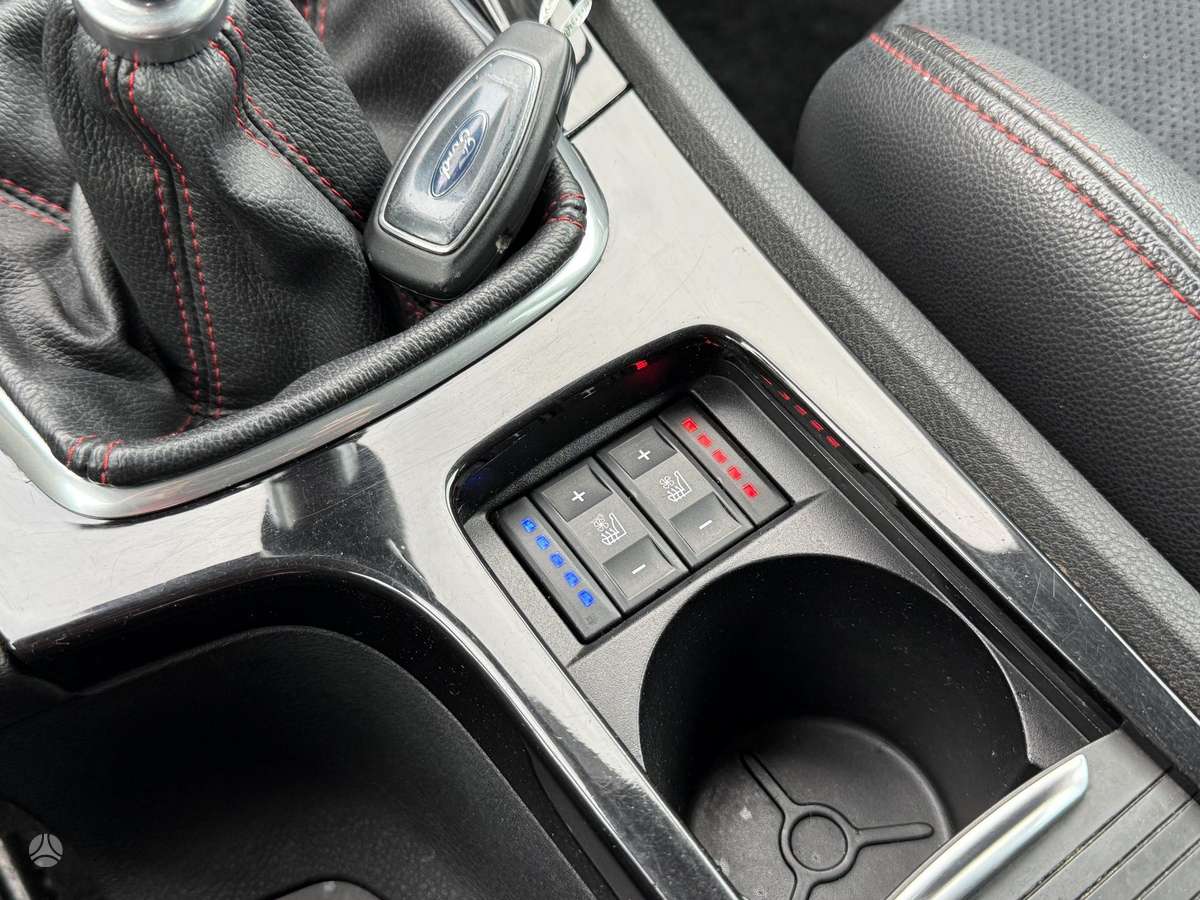 Ford Mondeo 2011 — photo 15