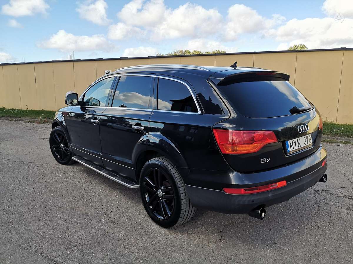 Audi Q7 2007 — салон