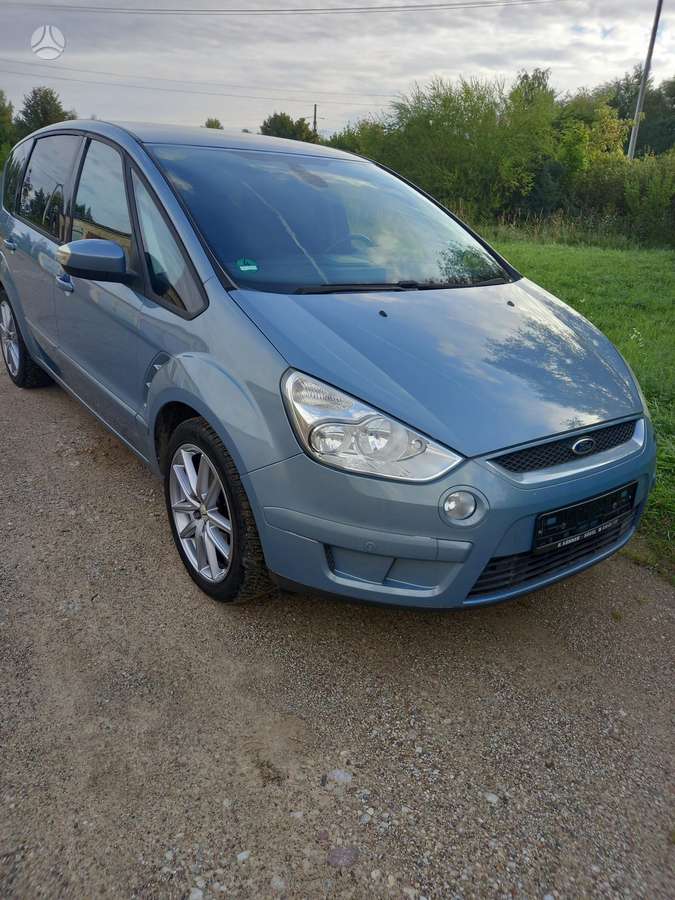 Ford S-MAX 2009 — rear view