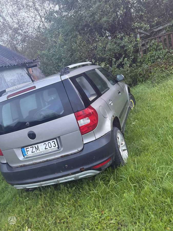 Skoda Yeti 2012 — салон