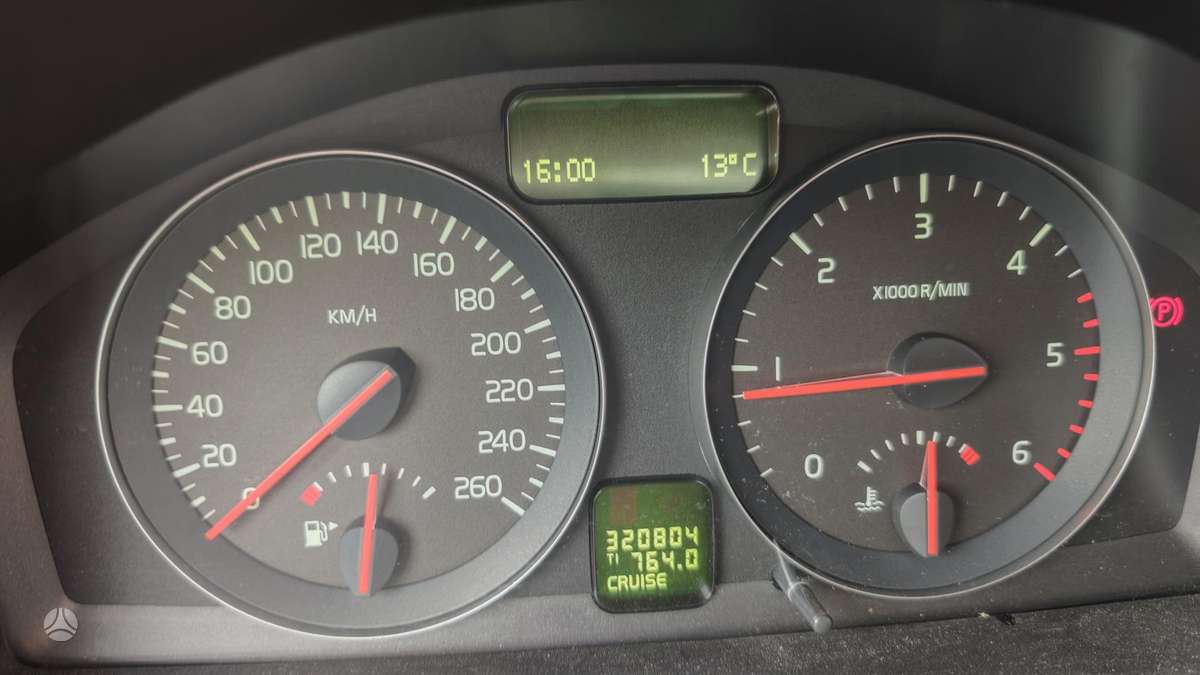 Volvo V50 2010 — photo 10