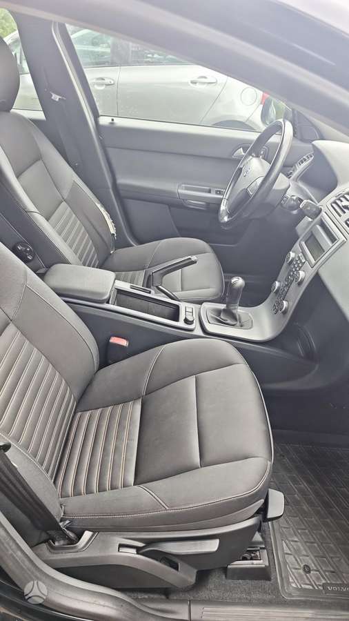 Volvo V50 2010 — photo 19