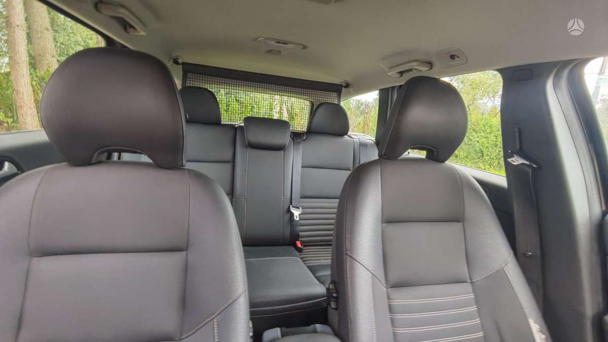 Volvo V50 2010 — photo 20