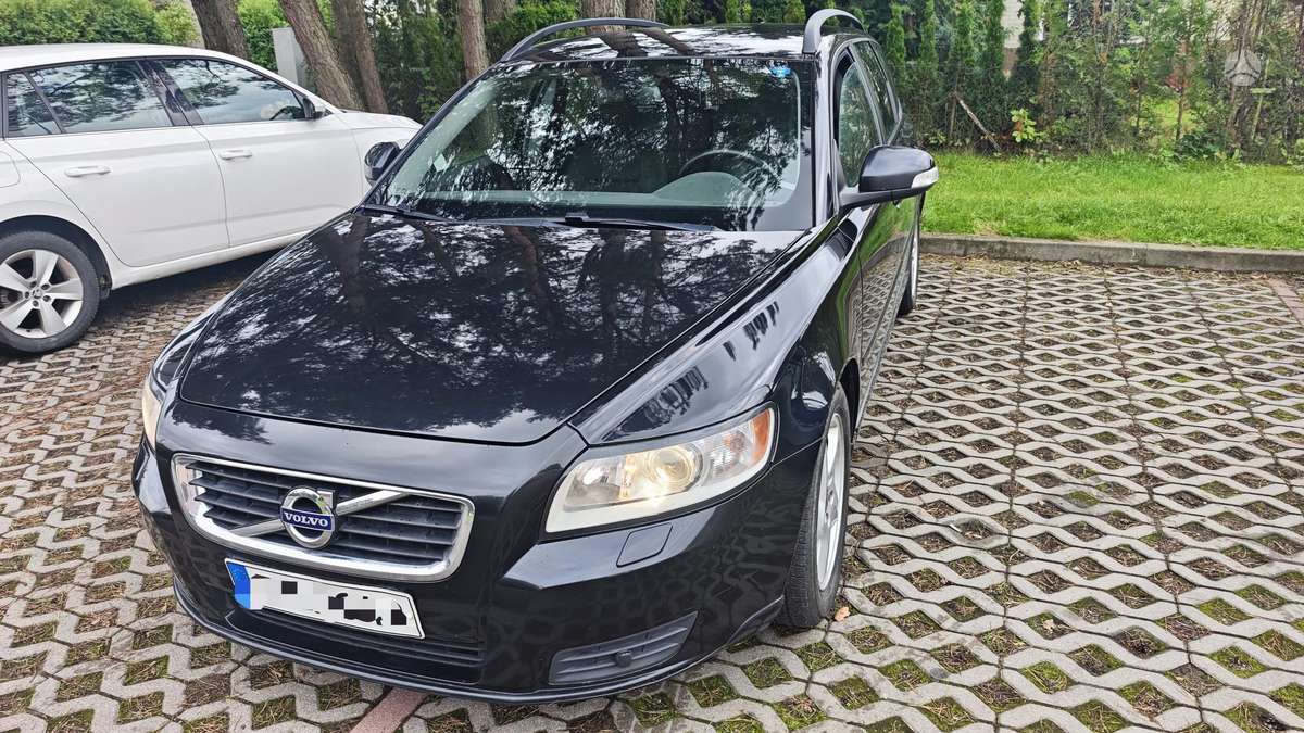 Volvo V50 2010 — engine 1560 cm³, 109 HP (80kW)