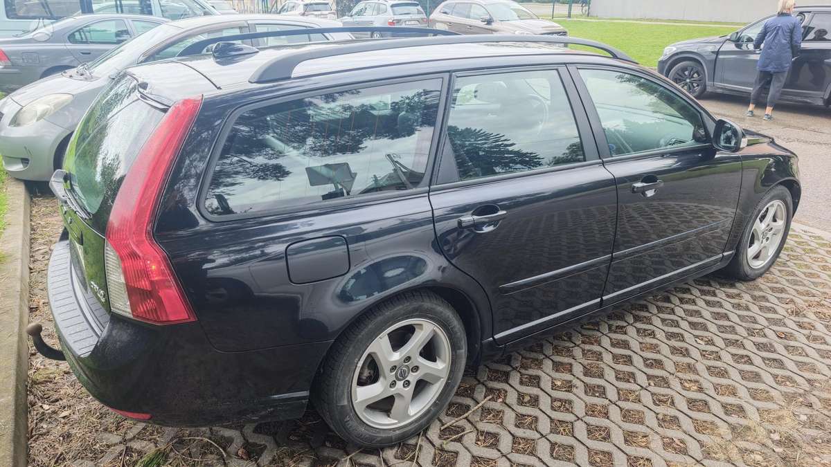 Volvo V50 2010 — photo 5