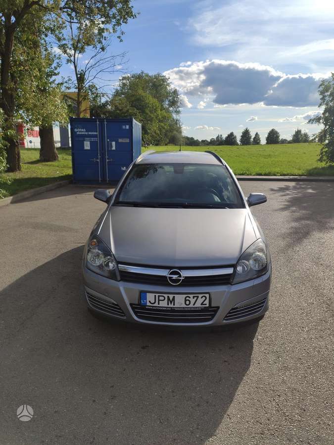 Opel Astra 2006 — вигляд ззаду