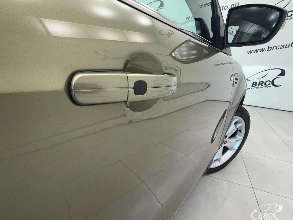 Ford Kuga 2014 — photo 10