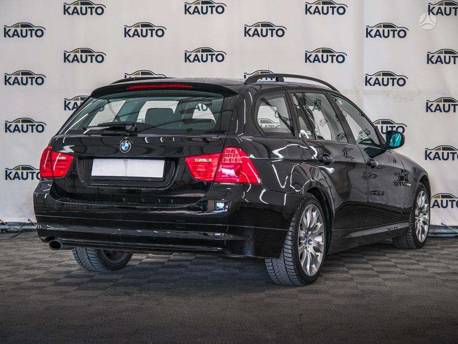 BMW 320 2010 — двигун 2000 cm³, 143 HP (105kW)