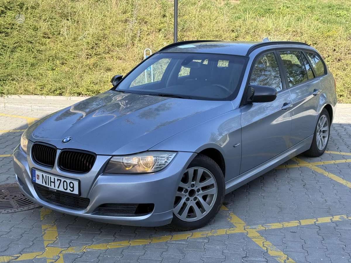 BMW 316 2012 — салон