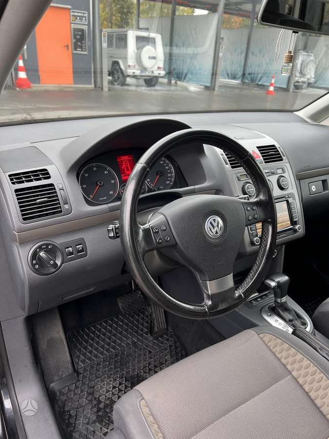 Volkswagen Touran 2008 — photo 10