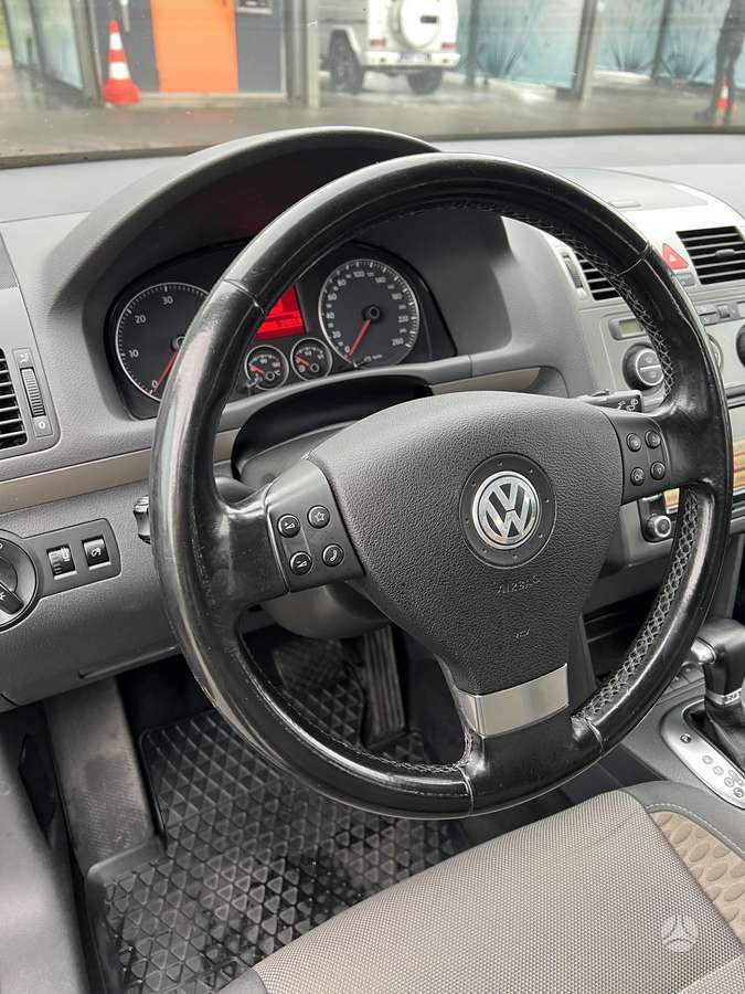 Volkswagen Touran 2008 — photo 16