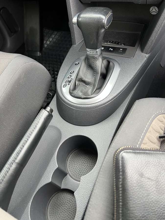 Volkswagen Touran 2008 — photo 18