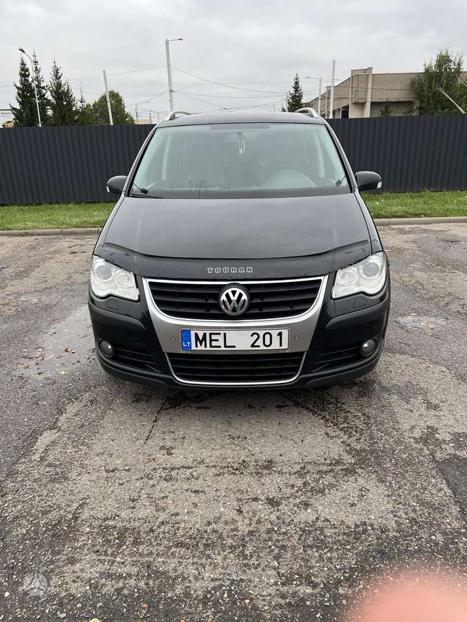 Volkswagen Touran 2008 — rear view