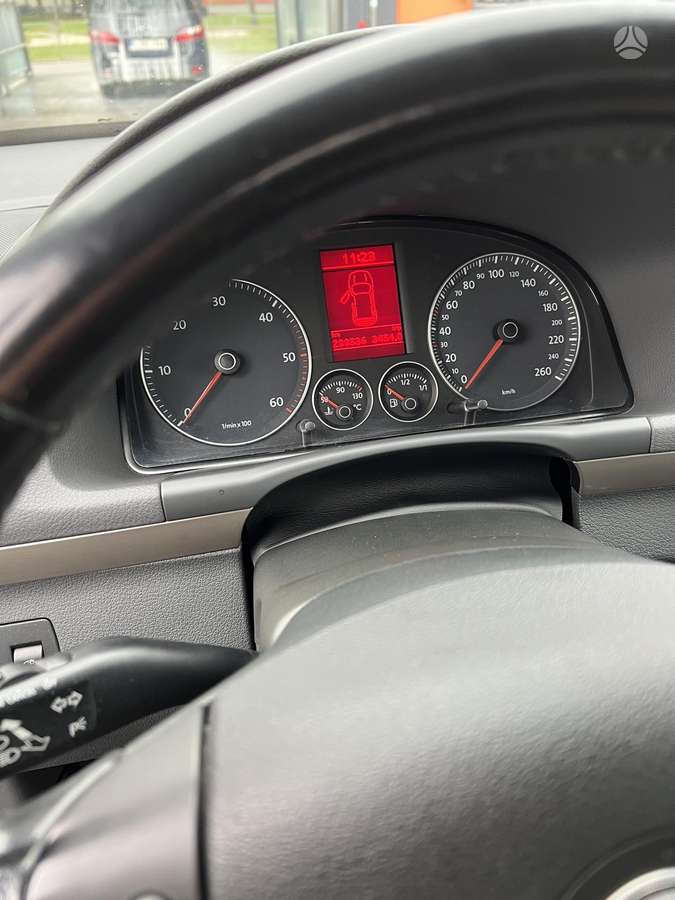 Volkswagen Touran 2008 — photo 21