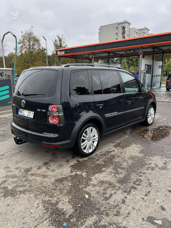 Volkswagen Touran 2008 — engine 1968 cm³, 170 HP (125kW)