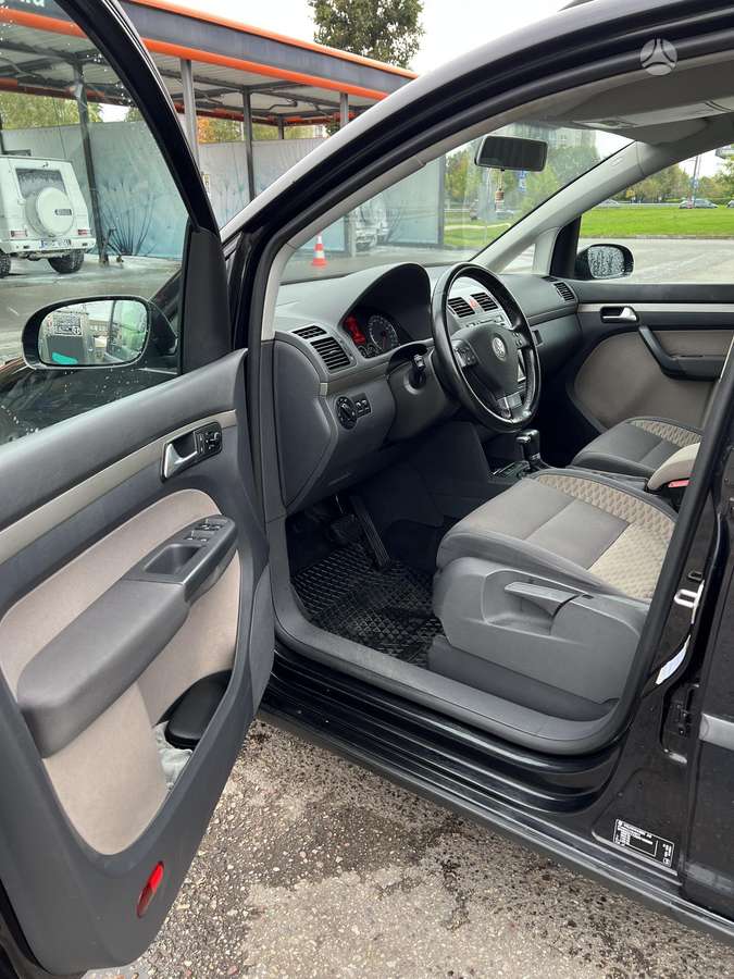 Volkswagen Touran 2008 — photo 9