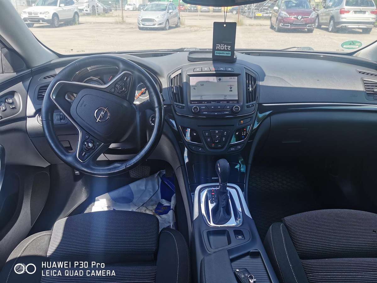 Opel Insignia 2015 — rear view