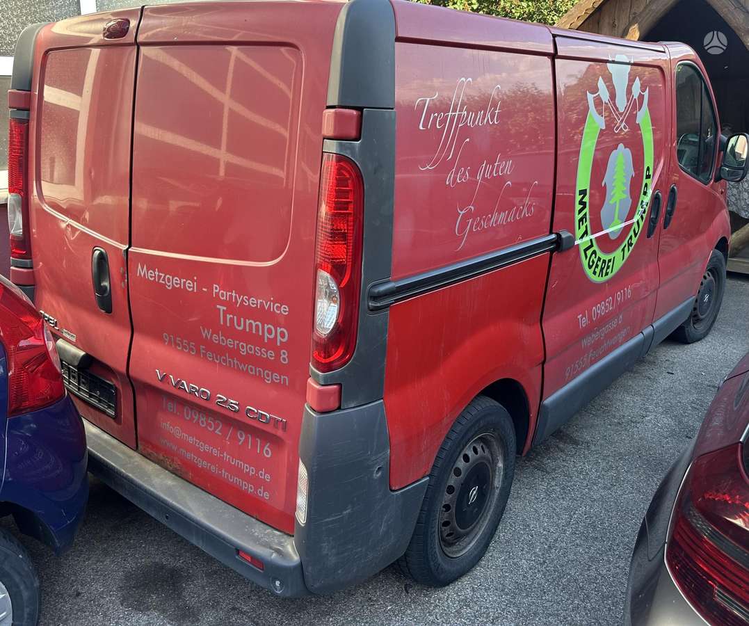 Opel Vivaro 2008 — салон