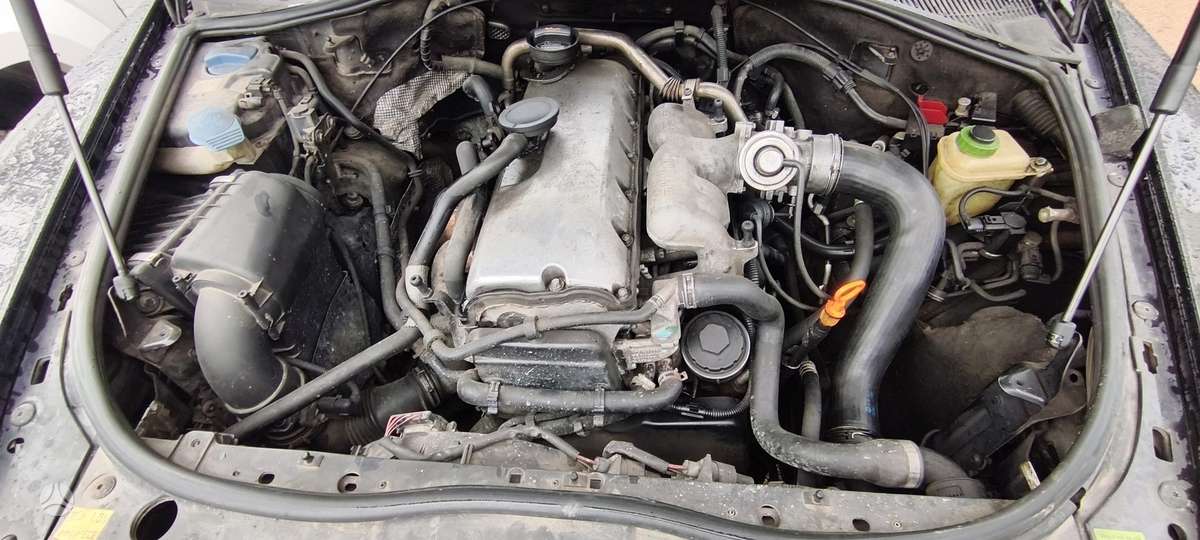 Volkswagen Touareg 2005 — photo 35