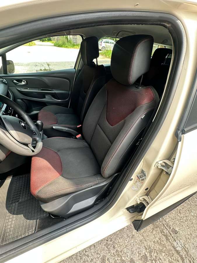 Renault Clio 2015 — photo 14