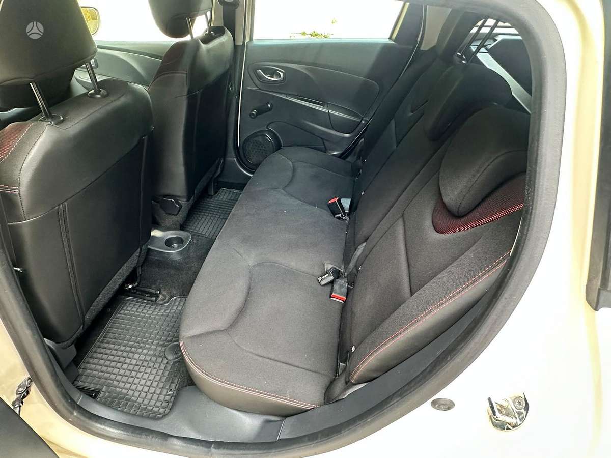 Renault Clio 2015 — photo 16