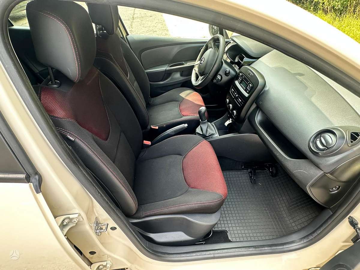 Renault Clio 2015 — photo 19