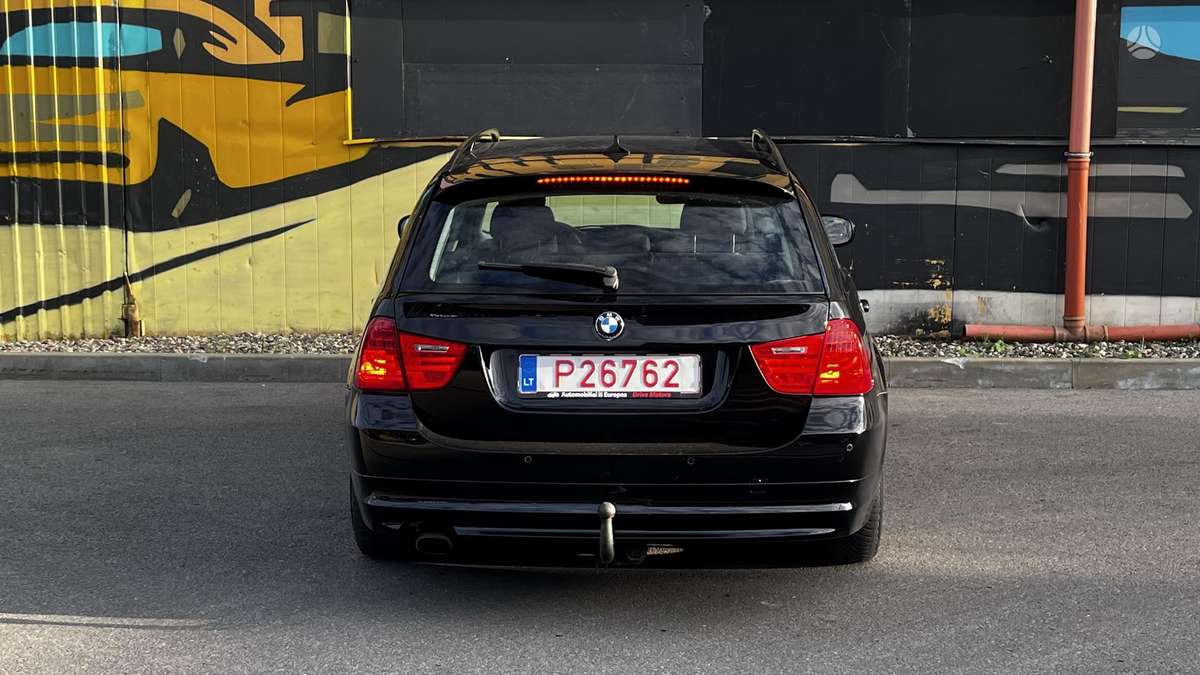 BMW 318 2010 — engine 1995 cm³, 143 HP (105kW)