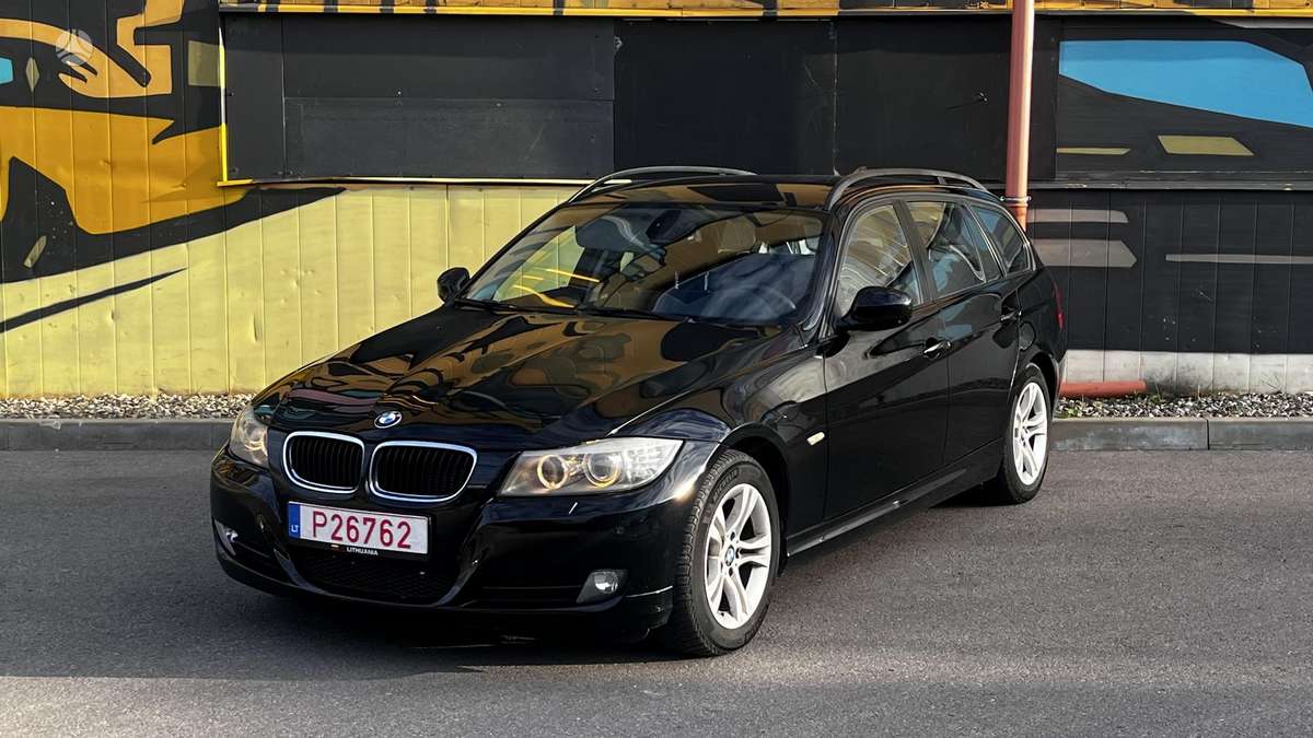 BMW 318 2010 — photo 7