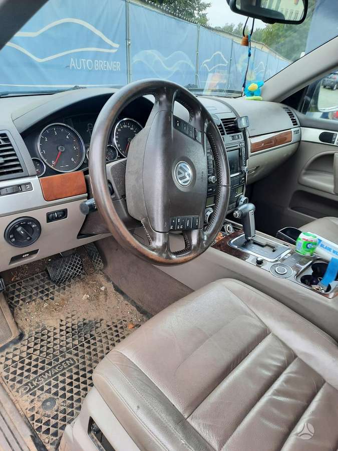Volkswagen Touareg 2008 — двигун 3000 cm³, 239 HP (176kW)