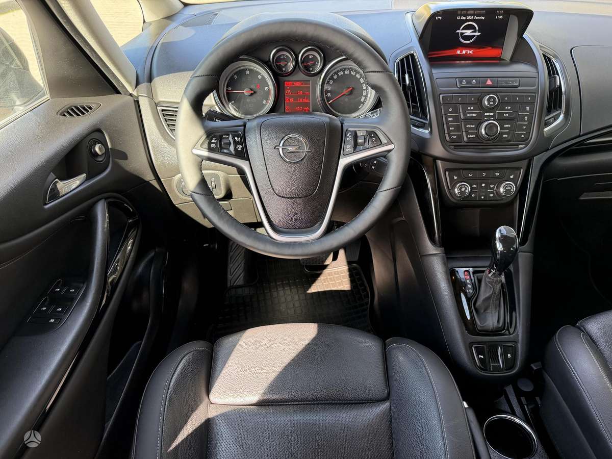 Opel Zafira 2015 — photo 20