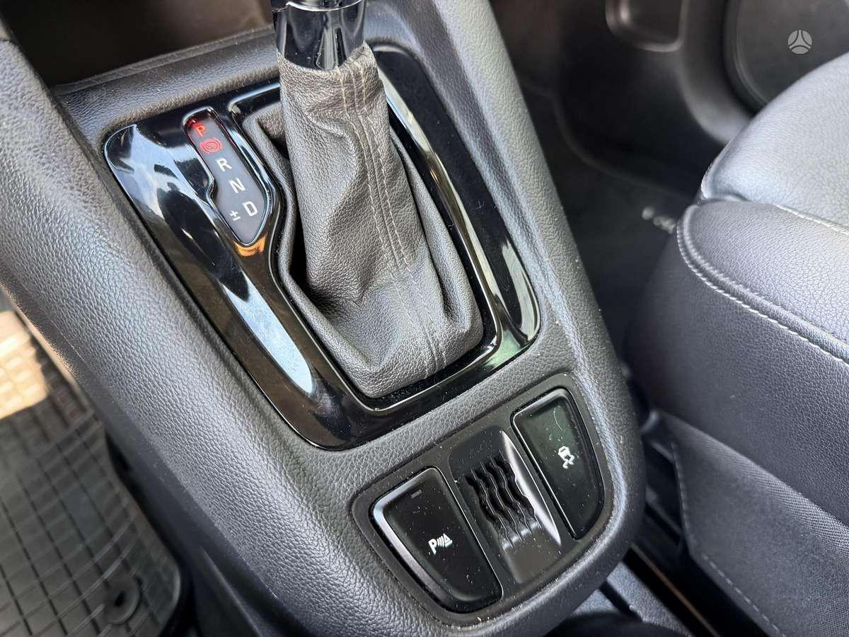 Opel Zafira 2015 — photo 21