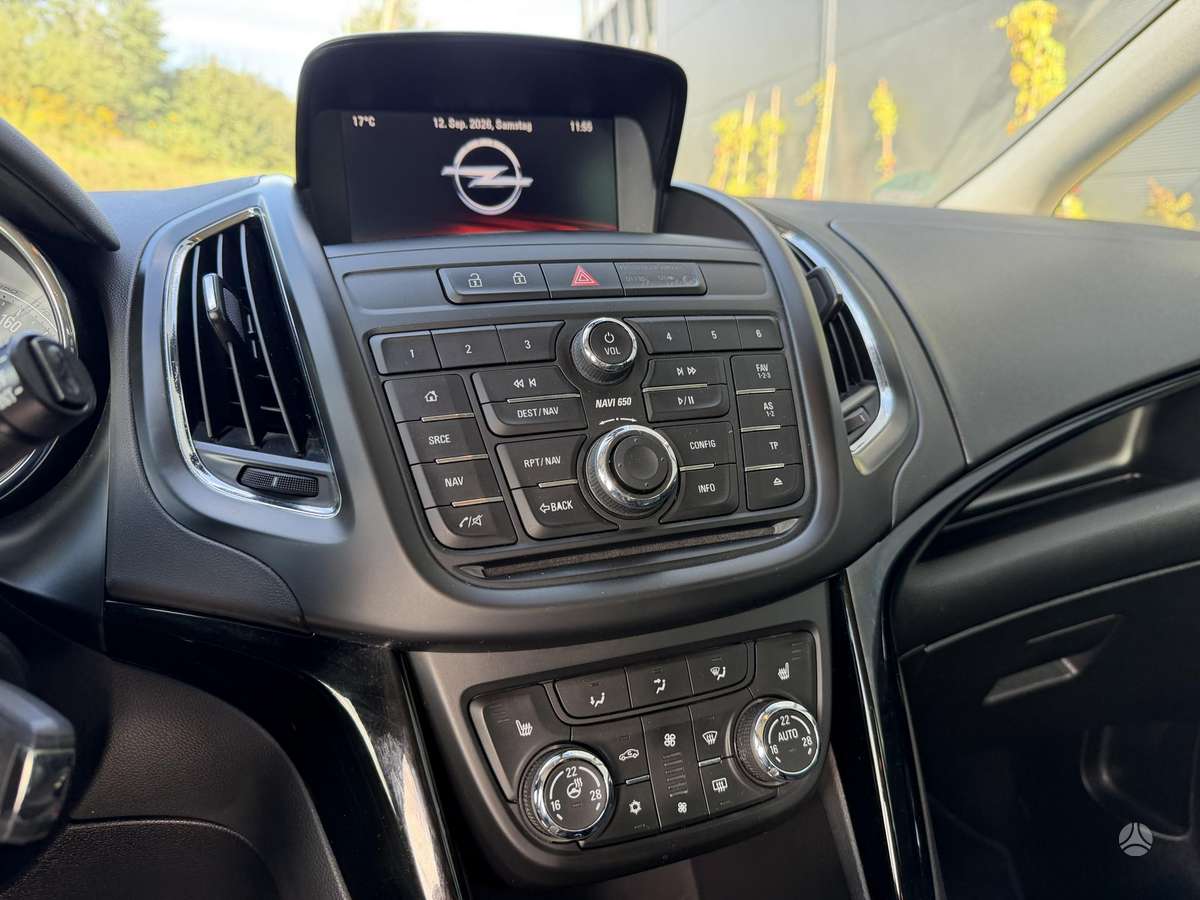 Opel Zafira 2015 — photo 22
