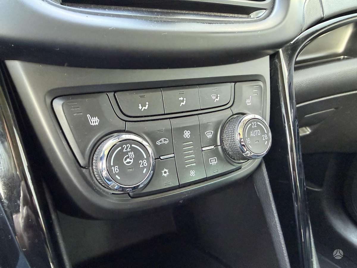 Opel Zafira 2015 — photo 26