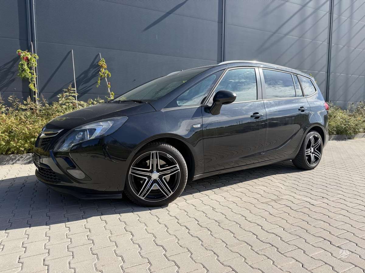 Opel Zafira 2015 — photo 5