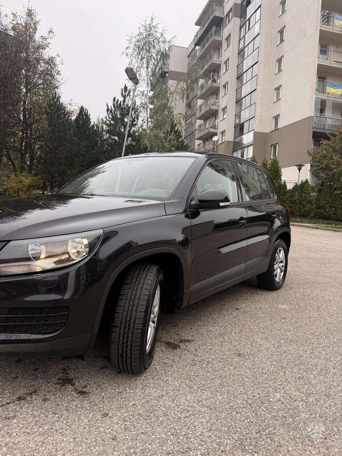 Volkswagen Tiguan 2014 — rear view