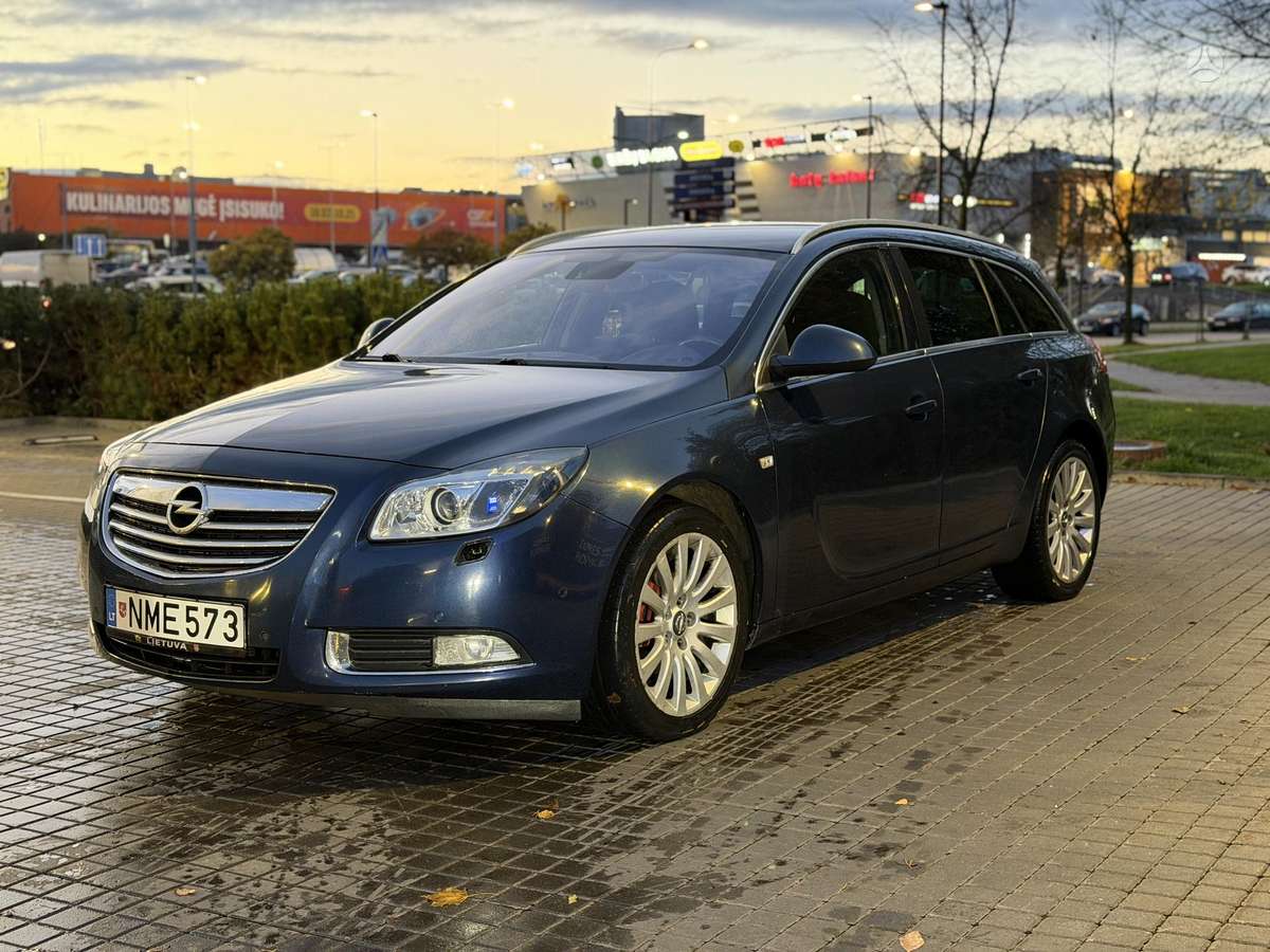 Opel Insignia 2009 — interior