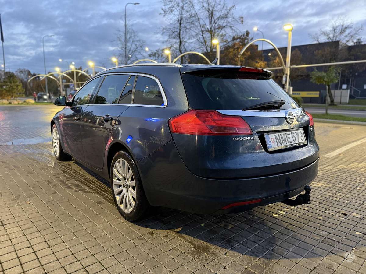 Opel Insignia 2009 — engine 1956 cm³, 131 HP (96kW)