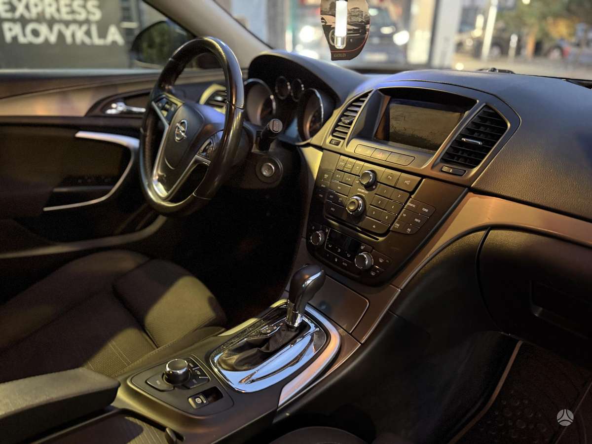 Opel Insignia 2009 — photo 7