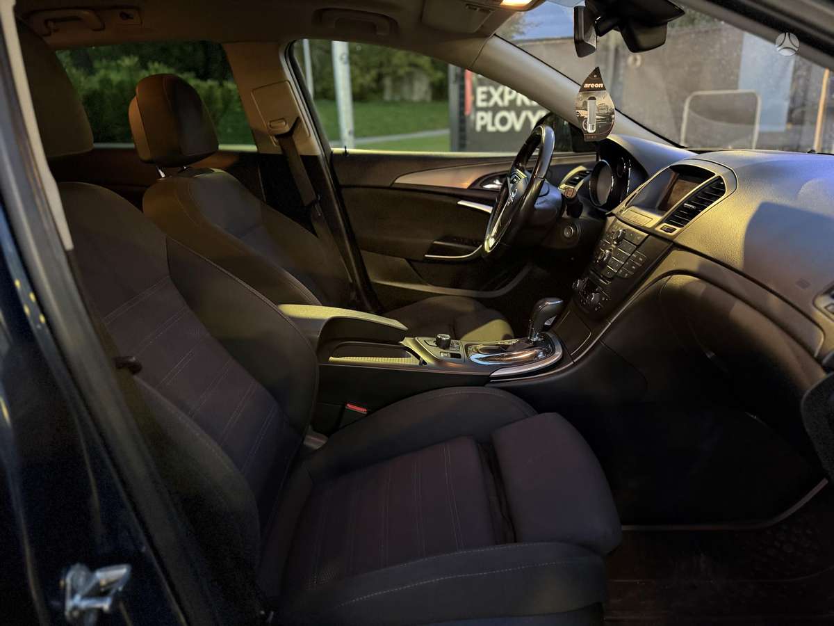 Opel Insignia 2009 — photo 8