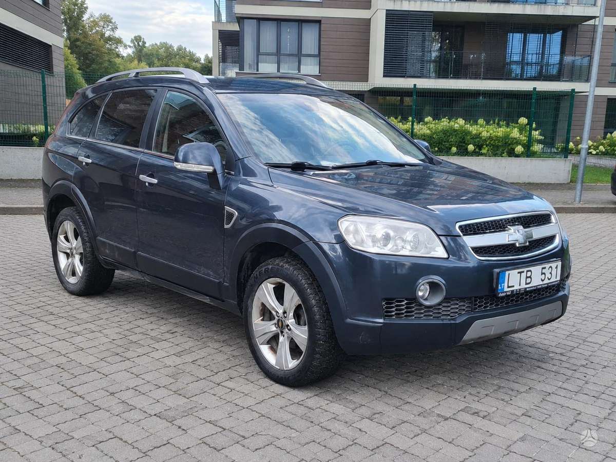 Chevrolet Captiva 2009 — rear view